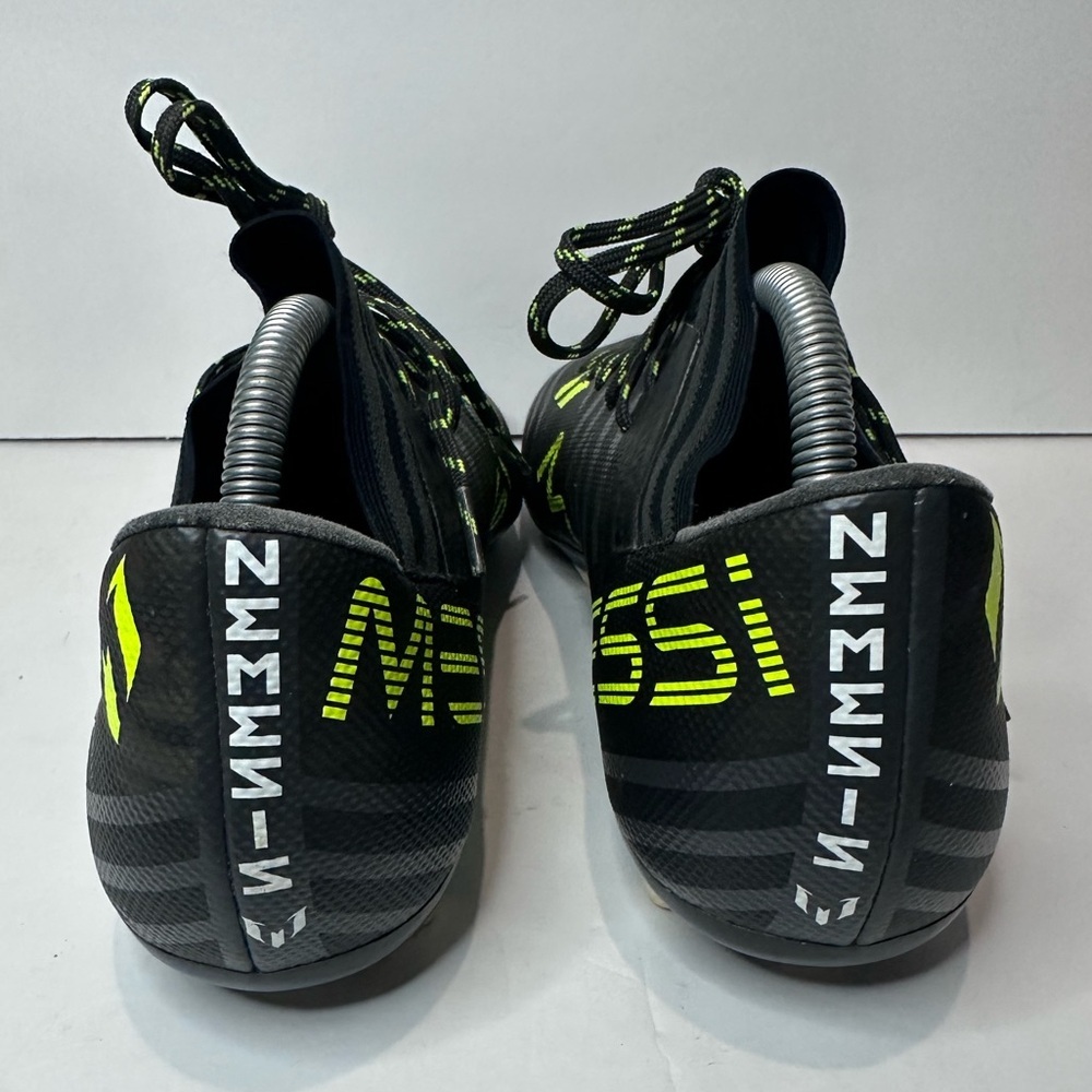 Adidas Black and Yellow Messi cleats - Picture 4 of 7